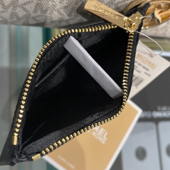 MICHAEL KORS
Jet Set Travel Medium Top Zip Leather Card Case Wallet
Black
NWT - Picture 9 of 16